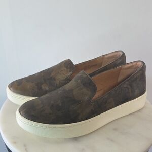 Sofft Camouflage Leather Loafers  Size 7